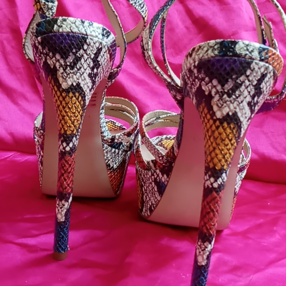 Shoes - Picture 4 of 4